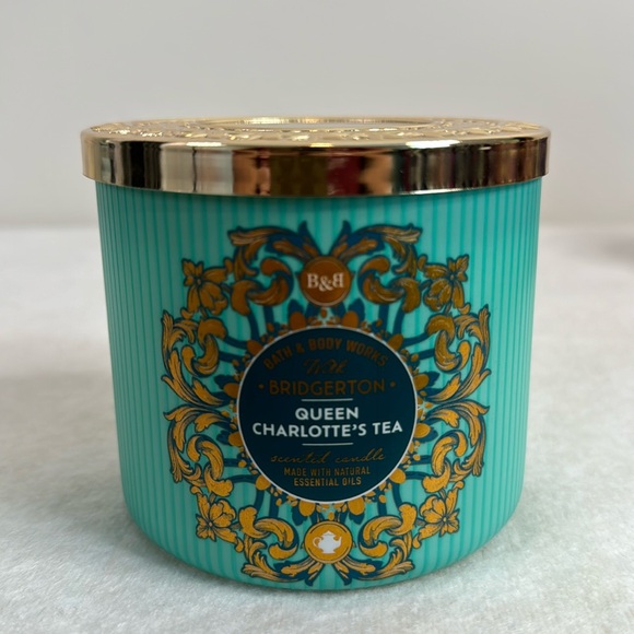 BATH & BODY WORKS NWT BRIDGERTON QUEEN CHARLOTTE’S TEA NEW THREE WICK CANDLE - Picture 2 of 4